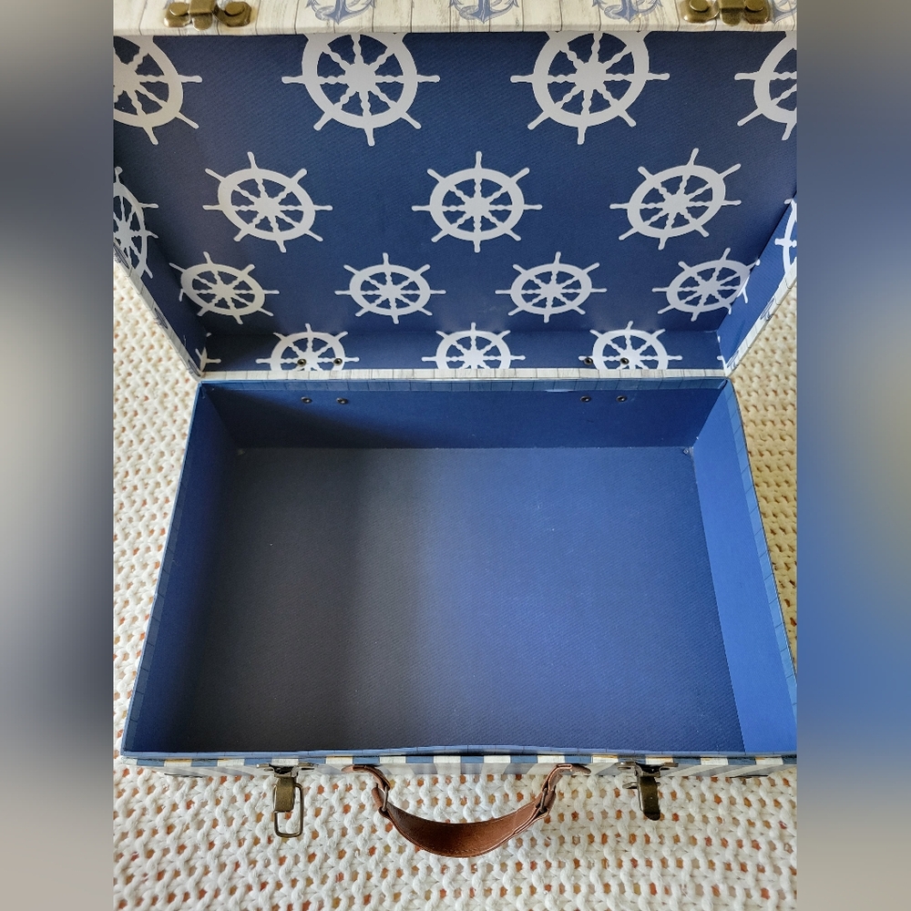 ⚓️Tommy Bahama Decorative Chest - Picture 8 of 8